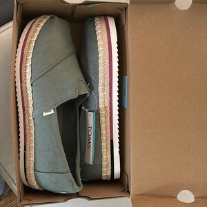 Tom’s platform shoes, size 9